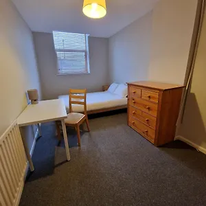 https://portsmouth-road-a.tophotelsbath.com