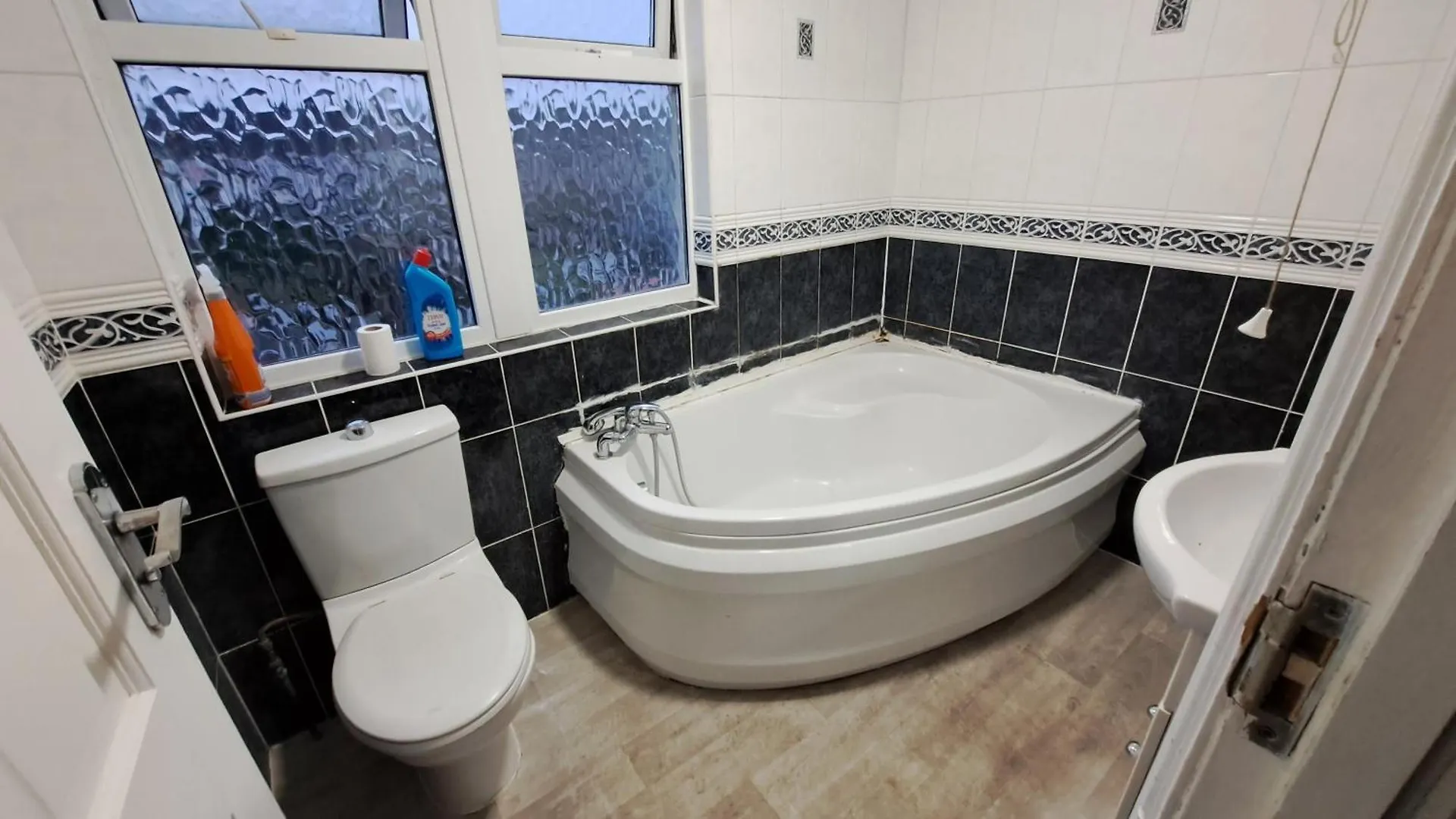 Guest house Fenia Estate Hotel Barking