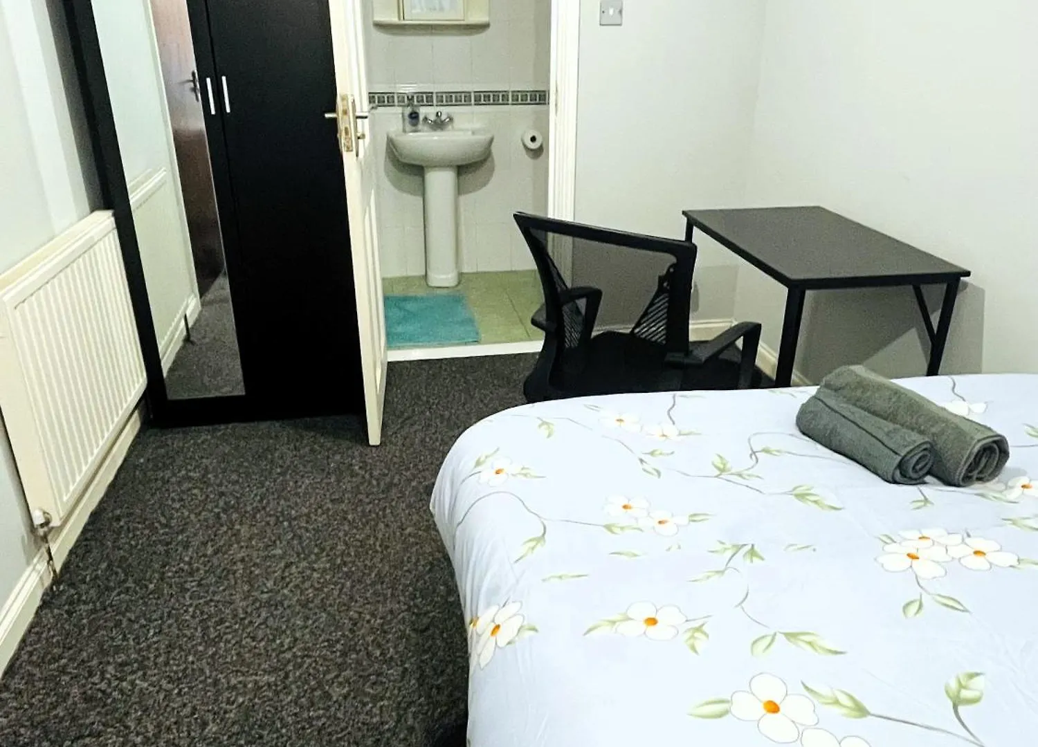 Fenia Estate Hotel Barking